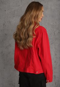 Renee - Czerwona Jeansowa Kurtka z Bawełny Perilopei. Okazja: na co dzień. Kolekcja: plus size. Kolor: czerwony. Materiał: bawełna, jeans. Styl: casual #6