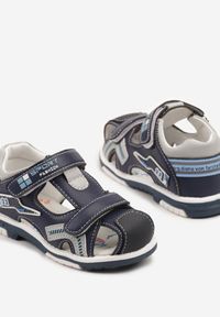 Born2be - Niebieskie Sandały z Geometrycznym Wzorem Linasenia. Okazja: na co dzień. Zapięcie: rzepy. Kolor: niebieski. Wzór: geometria. Styl: casual, klasyczny #3