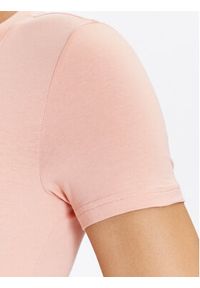 Guess T-Shirt Embellish Logo W3GI40 J1314 Różowy Slim Fit. Kolor: różowy. Materiał: bawełna