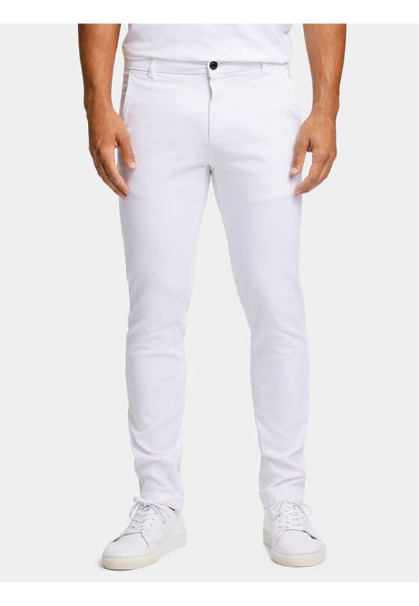 Lindbergh Chinosy 30-005044 Biały Slim Fit. Kolor: biały. Materiał: bawełna