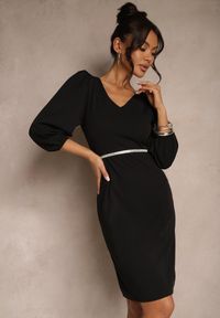 Renee - Czarna Sukienka o Dopasowanym Kroju z Lekko Bufiastymi Rękawami Zinnashira. Kolor: czarny. Wzór: aplikacja. Sezon: lato, wiosna. Styl: klasyczny, elegancki #5