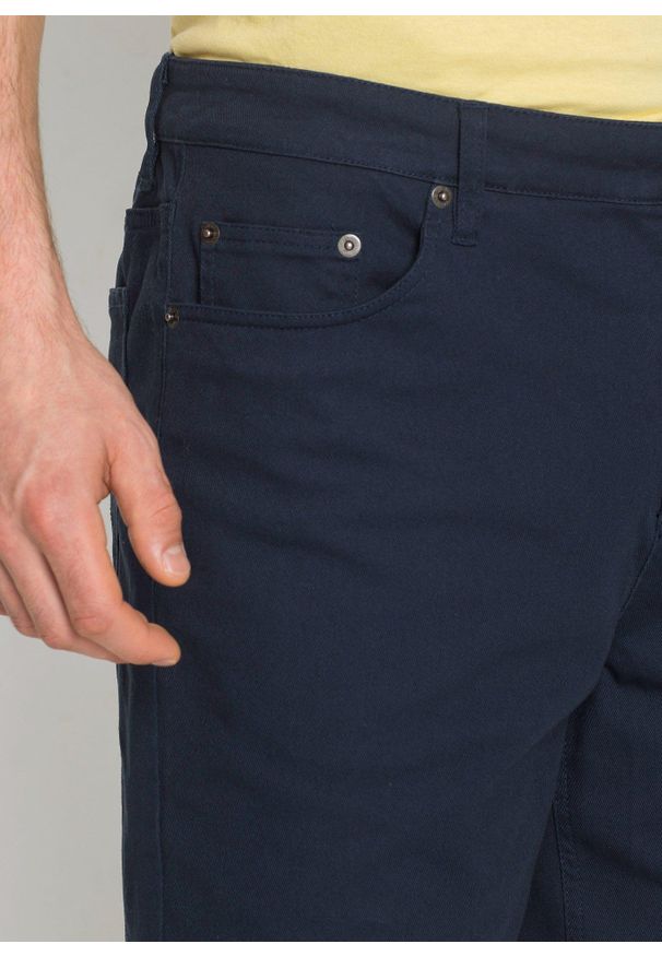 bonprix - Bermudy ze stretchem, classic fit. Stan: podwyższony. Kolor: niebieski