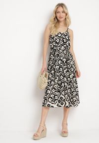 Born2be - Czarno-Biała Sukienka na Cienkich Ramiączkach o Trapezowym Kroju z Wiązaniem na Troczek Cavriella. Okazja: na co dzień. Kolor: czarny. Długość rękawa: na ramiączkach. Sezon: lato. Typ sukienki: trapezowe. Styl: casual, elegancki, klasyczny #1