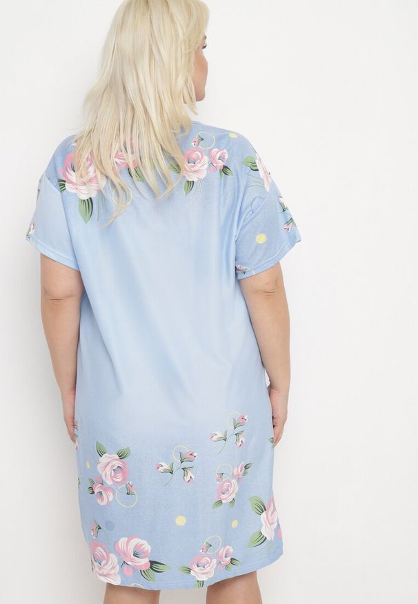 Born2be - Niebieska Koszula Nocna w Kwiatowy Wzór z Krótkim Rękawem Seliaane. Kolekcja: plus size. Kolor: niebieski. Długość: krótkie. Wzór: kwiaty