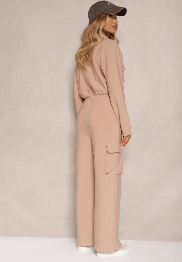 Renee - Ciemnobeżowy Kombinezon w Stylu Utility Taliowany Liarael. Okazja: na co dzień. Kolor: beżowy. Materiał: tkanina. Styl: casual, elegancki