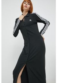adidas Originals sukienka kolor czarny midi dopasowana. Kolor: czarny. Materiał: bawełna, dzianina. Długość rękawa: długi rękaw. Typ sukienki: dopasowane. Długość: midi #6