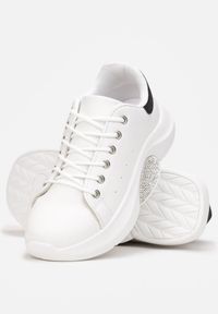 Born2be - Biało-Czarne Sneakersy Sznurowane z Cyrkoniami Relnon. Nosek buta: okrągły. Zapięcie: sznurówki. Kolor: biały. Wzór: aplikacja. Obcas: na płaskiej podeszwie #5