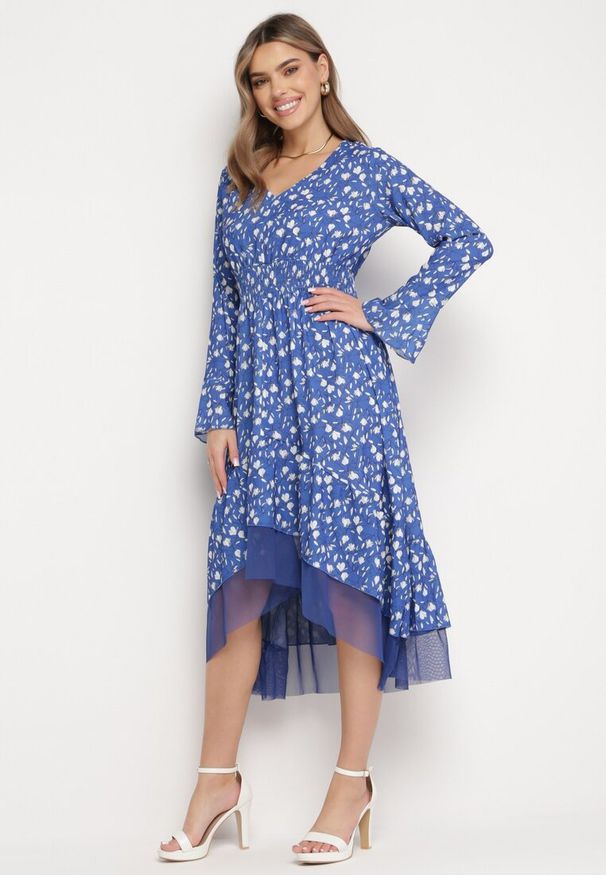 Born2be - Niebieska Asymetryczna Sukienka Midi Rozkloszowana z Siateczką Tivora. Kolor: niebieski. Typ sukienki: asymetryczne. Długość: midi