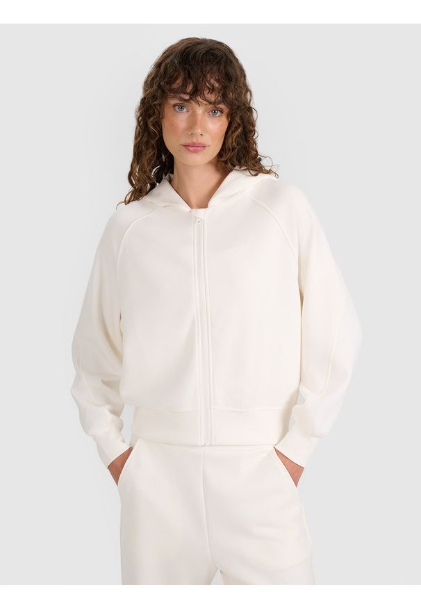 4f - 4F Bluza dresowa rozpinana z modalem damska - biała L. Okazja: na co dzień. Typ kołnierza: kaptur. Kolor: biały. Materiał: dresówka. Długość rękawa: raglanowy rękaw. Wzór: ze splotem, gładki. Styl: sportowy, casual