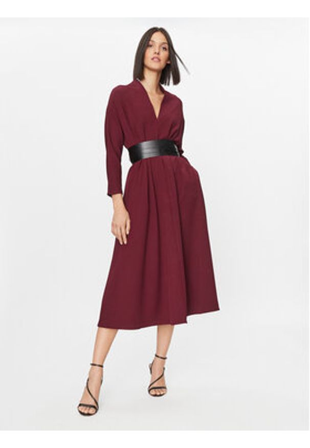 Imperial Sukienka codzienna AAFZGEU Bordowy Regular Fit. Okazja: na co dzień. Kolor: czerwony. Materiał: syntetyk. Typ sukienki: proste. Styl: casual