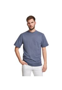Urban Classics - Koszulka Męska Gładka Taliowana. Kolor: niebieski. Wzór: gładki