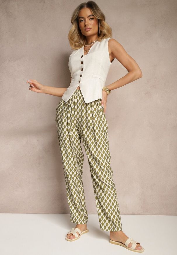 Renee - Zielone Spodnie o Szerokim Kroju High Waist w Romby Sarriza. Okazja: na co dzień. Stan: podwyższony. Kolor: zielony. Wzór: aplikacja. Styl: casual