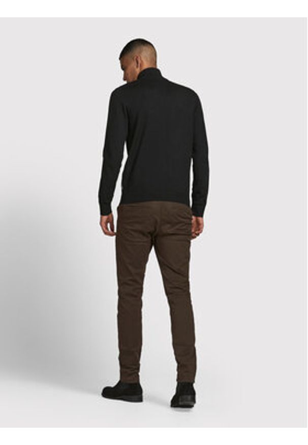 Jack & Jones Sweter Emil 12189339 Czarny Regular Fit. Kolor: czarny. Materiał: bawełna