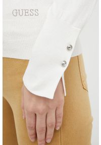 Guess sweter damski kolor biały lekki. Okazja: na co dzień. Kolor: biały. Materiał: materiał, dzianina, wiskoza. Długość rękawa: długi rękaw. Długość: długie. Styl: casual #4