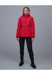 CANADA GOOSE - Czerwona kurtka Chelsea. Kolor: czerwony. Materiał: bawełna, poliester, materiał, futro, puch. Wzór: aplikacja. Styl: klasyczny #8