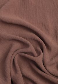 Born2be - Brązowy Minimalistyczny T-shirt z Teksturowanej Tkaniny z Bawełną Shinost. Okazja: na co dzień, do pracy. Kolekcja: plus size. Kolor: brązowy. Materiał: bawełna, tkanina. Styl: casual #5