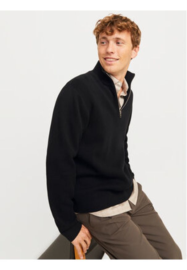 Jack & Jones - Jack&Jones Sweter Milano 12259664 Czarny Relaxed Fit. Kolor: czarny. Materiał: bawełna