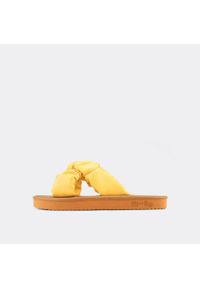 Flip*Flop - Klapki plażowe damskie Flip Flop Fauna Cross. Okazja: na plażę. Kolor: żółty. Sezon: lato