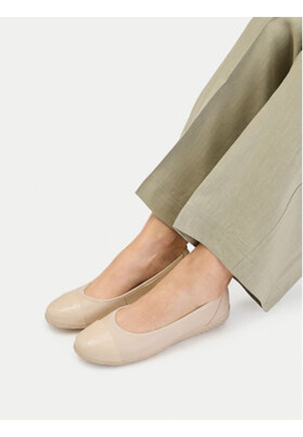 Lasocki Baleriny CEO-WI16-GRAPES-01 Beżowy. Kolor: beżowy. Materiał: skóra