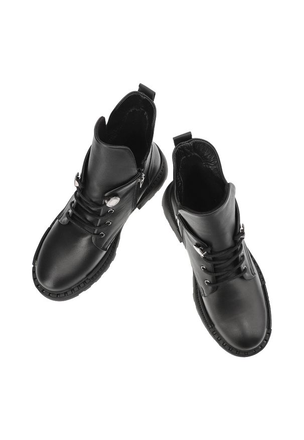 Czarne Botki Artiker Wygodne Obuwie Damskie. Kolor: czarny. Materiał: materiał. Szerokość cholewki: normalna. Styl: klasyczny, elegancki