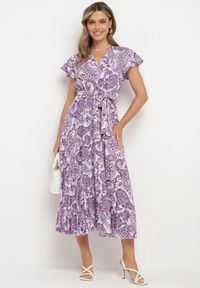 Born2be - Fioletowa Sukienka z Kopertowym Dekoltem z Gumką w Talii i Materiałowym Paskiem Xelovia. Okazja: na co dzień. Kolor: fioletowy. Materiał: materiał. Typ sukienki: kopertowe. Styl: casual, elegancki #2