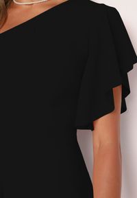 Born2be - Czarna Koktajlowa Sukienka Asymetryczna na Jedno Ramię z Falbankami Vimilora. Typ kołnierza: kołnierz z falbankami. Kolor: czarny. Materiał: materiał. Typ sukienki: asymetryczne. Styl: wizytowy #7