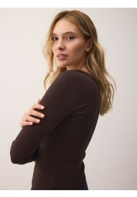 Reserved - Bawełniany longsleeve - ciemnobrązowy. Kolor: brązowy. Materiał: bawełna. Długość rękawa: długi rękaw