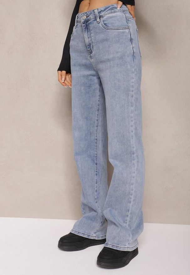 Renee - Jasnoniebieskie Szerokie Jeansy Regular Waist Rehnia. Kolor: niebieski