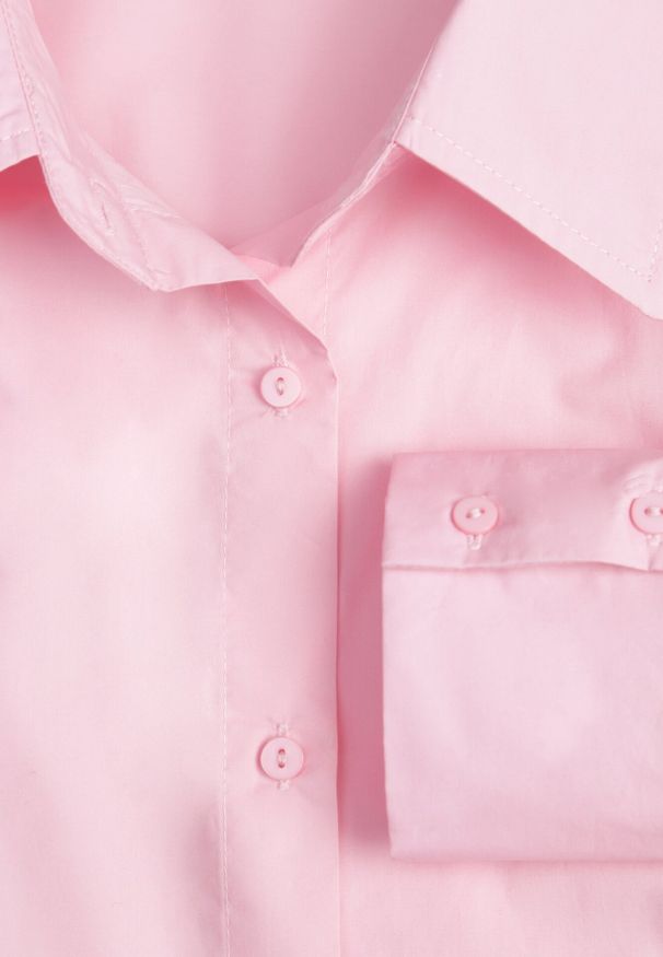 Born2be - Jasnoróżowa Koszula Doriemara. Okazja: do pracy, na co dzień, na spotkanie biznesowe. Kolor: różowy. Materiał: materiał, jeans. Długość rękawa: długi rękaw. Długość: długie. Styl: elegancki, biznesowy, klasyczny, casual