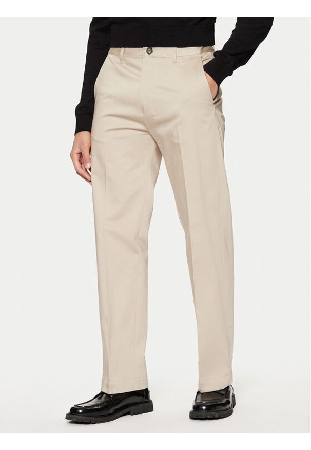 AMI PARIS - AMI Paris Chinosy HTR005.CO0009 Beżowy Regular Fit. Kolor: beżowy. Materiał: bawełna