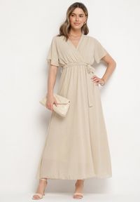 Born2be - Beżowa Brokatowa Sukienka Koktajlowa Ozdobiona Paskiem Ziliane. Okazja: na imprezę. Kolor: beżowy. Wzór: aplikacja. Styl: wizytowy #3