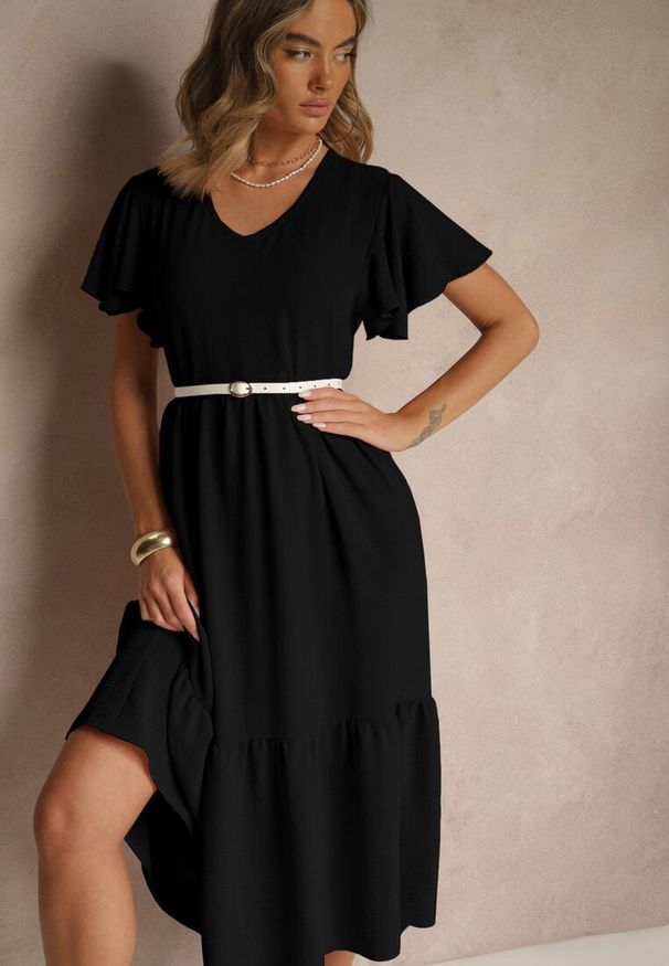 Renee - Czarna Rozkloszowana Sukienka z Wiskozą w Casualowym Stylu Filarenna. Okazja: na co dzień. Typ kołnierza: dekolt w serek. Kolor: czarny. Materiał: wiskoza. Długość rękawa: krótki rękaw. Styl: elegancki, klasyczny, casual