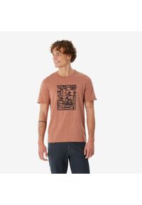 quechua - Koszula turystyczna męska z krótkim rękawem Quechua NH100. Kolor: pomarańczowy, brązowy, wielokolorowy. Materiał: tkanina, elastan, materiał, prążkowany, poliester, bawełna. Długość rękawa: krótki rękaw. Długość: krótkie. Sport: turystyka piesza #1