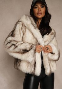 Renee - Jasnobeżowa Kurtka Futerko z Nieodpinanym Kapturem Tusnema. Okazja: na co dzień. Kolor: beżowy. Materiał: futro. Wzór: aplikacja. Styl: casual, elegancki #3