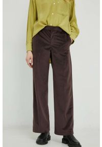 Levi's® - Levi's spodnie damskie kolor brązowy szerokie high waist. Okazja: na spotkanie biznesowe. Stan: podwyższony. Kolor: brązowy. Materiał: tkanina, welur. Styl: biznesowy #1