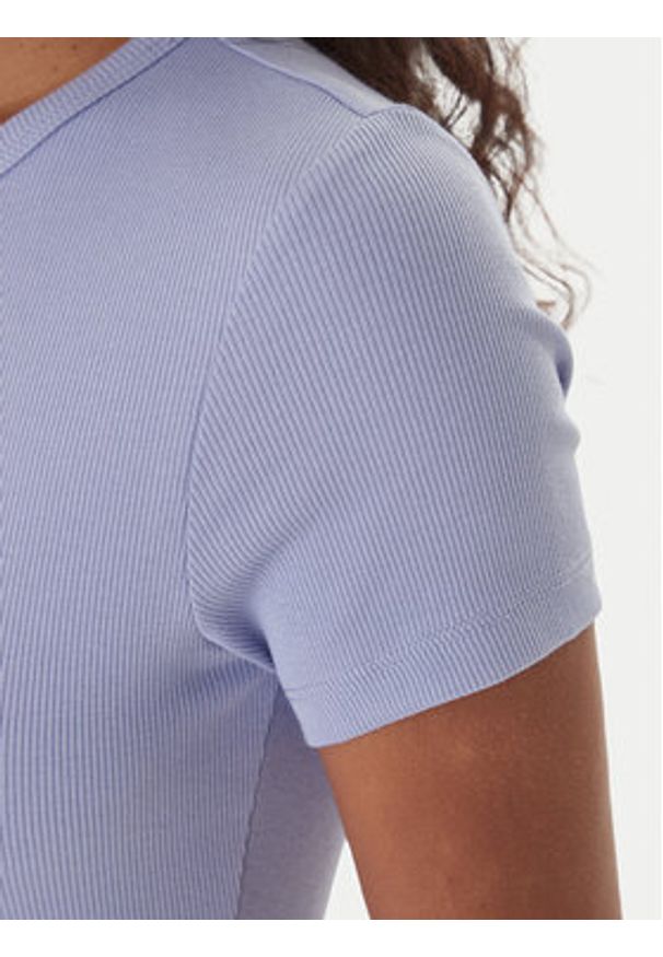 Tommy Jeans T-Shirt Badge DW0DW17881 Niebieski Slim Fit. Kolor: niebieski. Materiał: bawełna