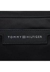 TOMMY HILFIGER - Tommy Hilfiger Kosmetyczka Th Urban Repreve Washbag AM0AM11857 Czarny. Kolor: czarny. Materiał: materiał