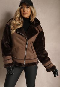 Renee - Brązowa Ocieplona Kurtka Biker z Futerkiem i Asymetrycznym Zapięciem Lioyana. Okazja: na imprezę, na co dzień. Kolor: brązowy. Materiał: futro. Styl: elegancki, casual