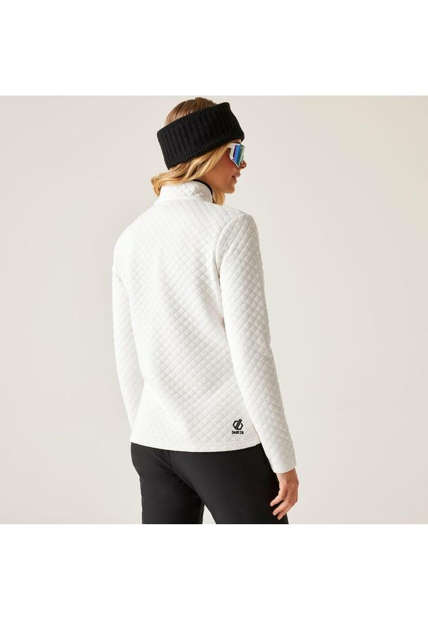 DARE 2B - Bluza damska z suwakiem 1/4 Glamourize III Dare 2b. Kolor: biały. Materiał: dzianina, żakard. Sezon: zima. Sport: narciarstwo