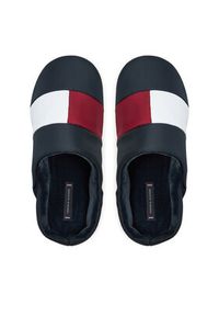 TOMMY HILFIGER - Tommy Hilfiger Kapcie Flag House Shoe FM0FM05228 Granatowy. Kolor: niebieski. Materiał: materiał