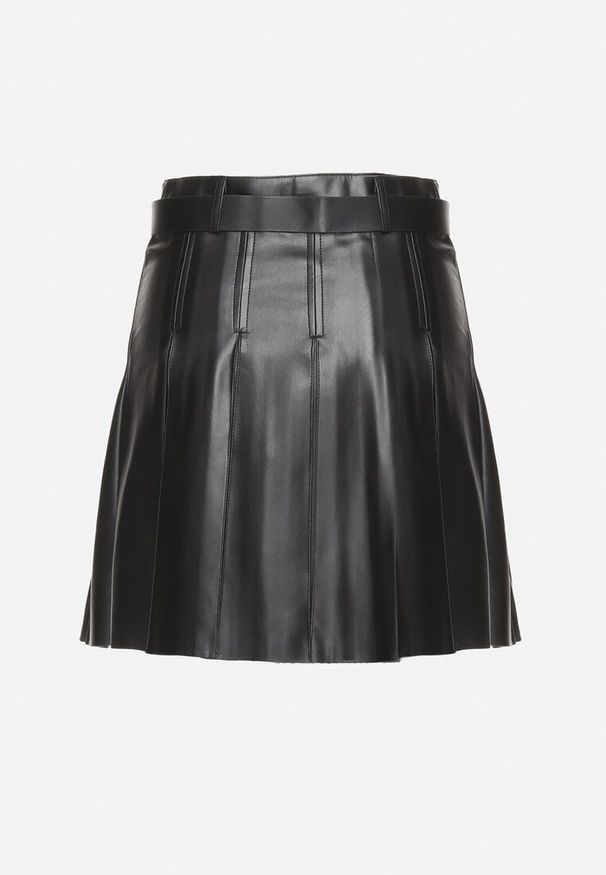 Born2be - Czarna Rozkloszowana Spódnica z Ekoskóry Ozdobiona Paskiem Lorezi. Kolor: czarny. Wzór: aplikacja