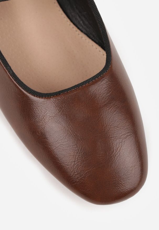 Born2be - Jasnobrązowe Balerinki Vices ze Skórzaną Wkładką i Paskiem Vikiseme. Okazja: na co dzień. Zapięcie: pasek. Kolor: brązowy. Materiał: skóra. Styl: casual, elegancki