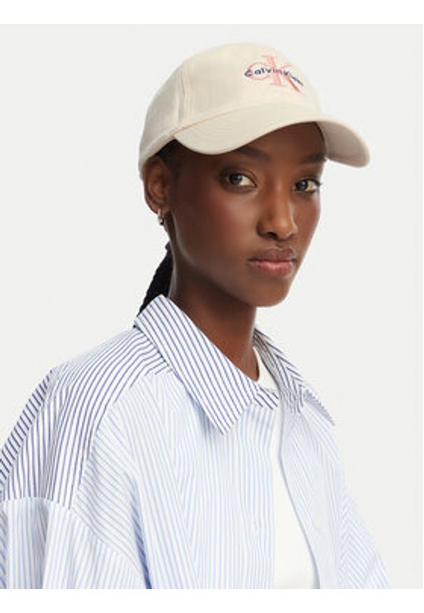 Calvin Klein Czapka z daszkiem LV04K5027G Beżowy. Kolor: beżowy. Materiał: bawełna