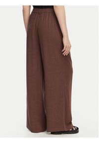 only - ONLY Spodnie materiałowe Lemmia 15370398 Brązowy Regular Fit. Kolor: brązowy. Materiał: wiskoza #6