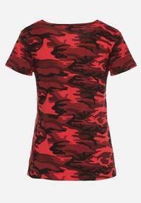 Born2be - Czerwony Bawełniany T-shirt w Moro Navaria. Kolor: czerwony. Materiał: bawełna. Wzór: moro. Sezon: lato #7