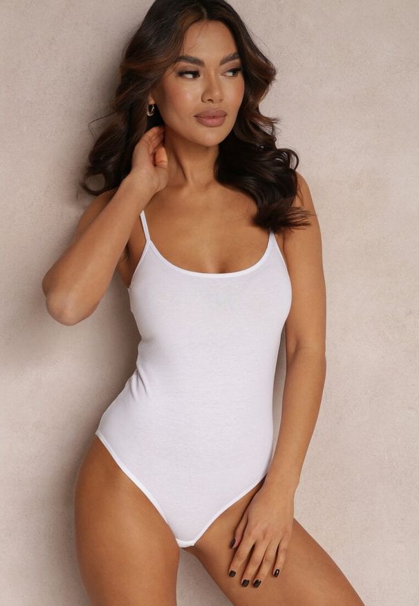 Renee - Białe Body Hellile. Kolor: biały. Materiał: bawełna, materiał. Długość rękawa: na ramiączkach. Wzór: gładki