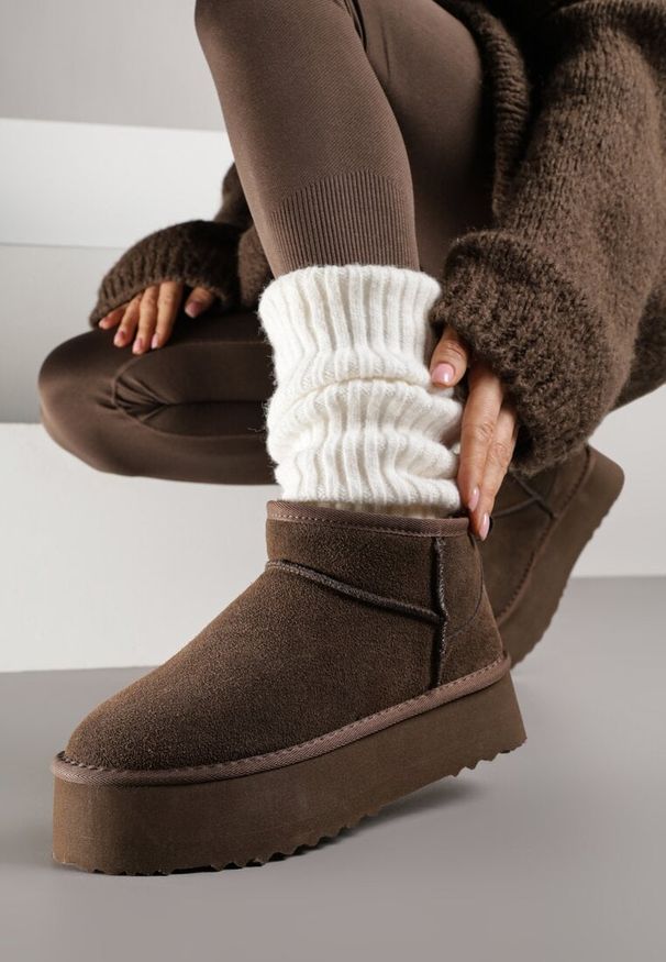 Renee - Brązowe Wsuwane Śniegowce z Zamszu Naturalnego na Grubej Podeszwie Mevilira. Zapięcie: bez zapięcia. Kolor: brązowy. Materiał: zamsz. Styl: elegancki
