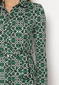 Born2be - Zielona Taliowana Sukienka Maxi z Materiałowym Paskiem w Geometryczny Print Filint. Kolor: zielony. Materiał: materiał. Wzór: nadruk, geometria. Długość: maxi #3