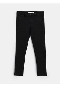 Sinsay - Spodnie jeansowe chino slim fit - czarny. Kolor: czarny. Materiał: jeans