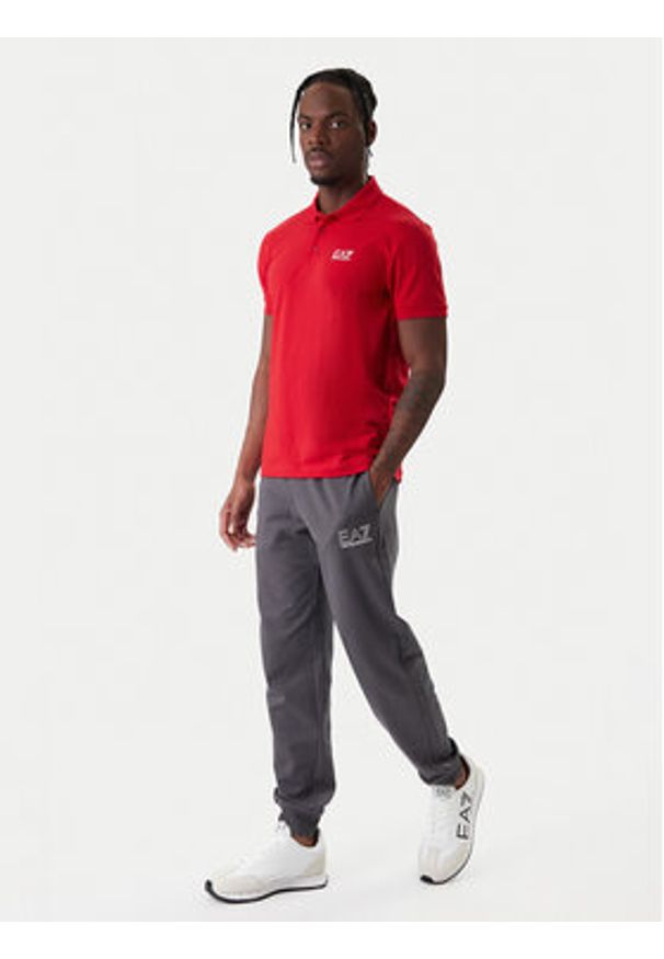 EA7 Emporio Armani Polo 8NPF14 PJVQZ U5072 Czerwony Regular Fit. Typ kołnierza: polo. Kolor: czerwony. Materiał: bawełna